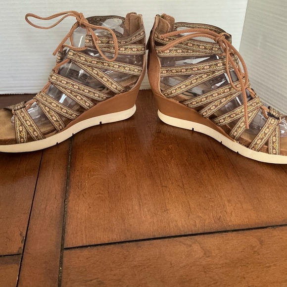 OTBT Womens Gladiator Wedge Sandals Tan Brown Geometric Strappy Lace Up Shoes 10 - Picture 5 of 7